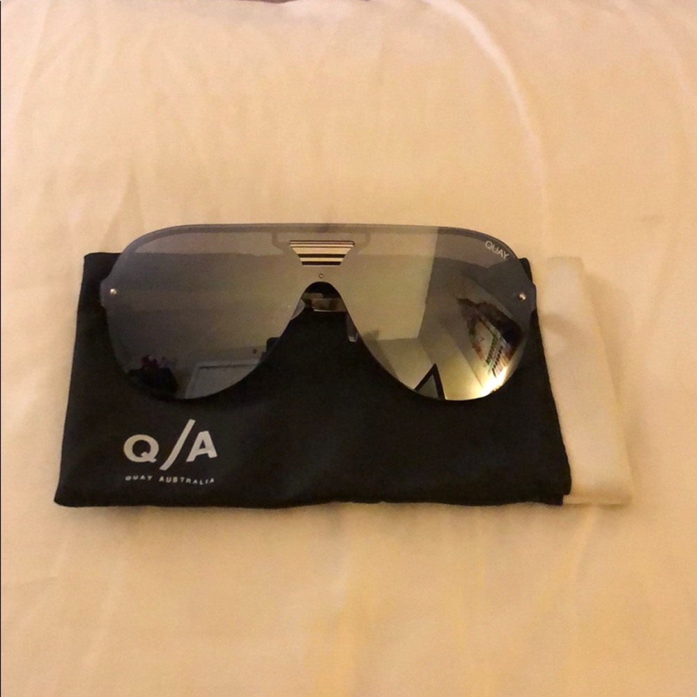 Quay Australia SHOWTIME Mirror Sunglasses